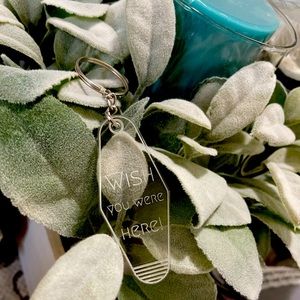 Acrylic keychain old Hotel style